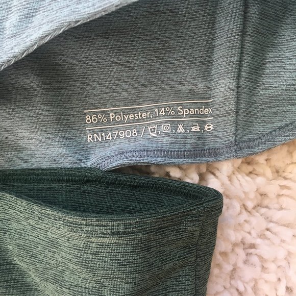 Outdoor Voices Tri Tone Slashback Crop Top - Picture 5 of 5